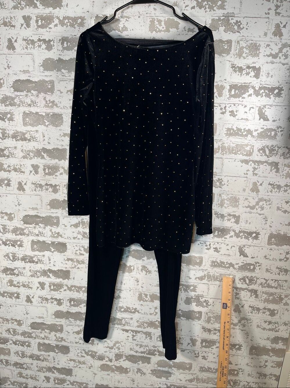 Cache | outfit set of velvet feel top (s) and bottoms  (m) with gems